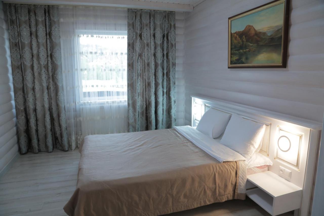 Villa Leku Spa Resort Boekovel Buitenkant foto