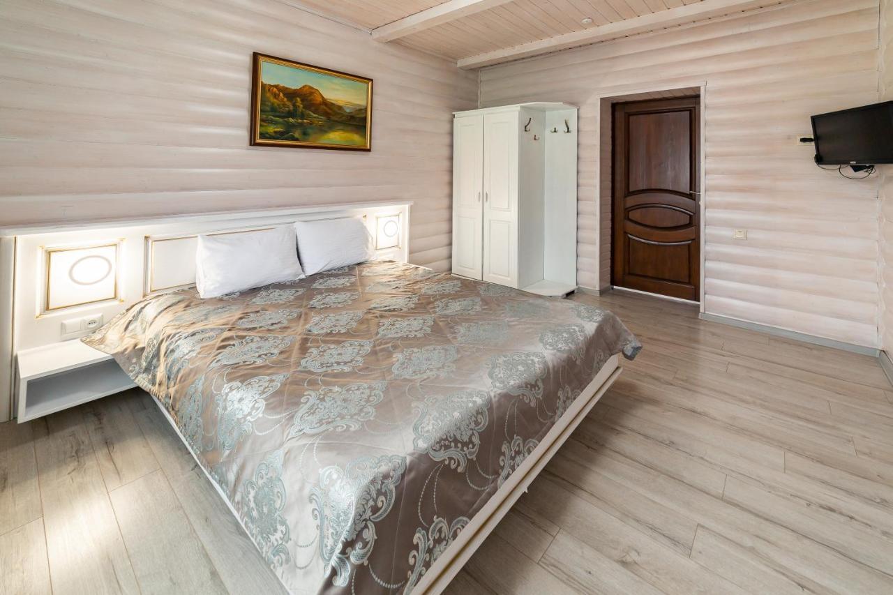 Villa Leku Spa Resort Boekovel Buitenkant foto